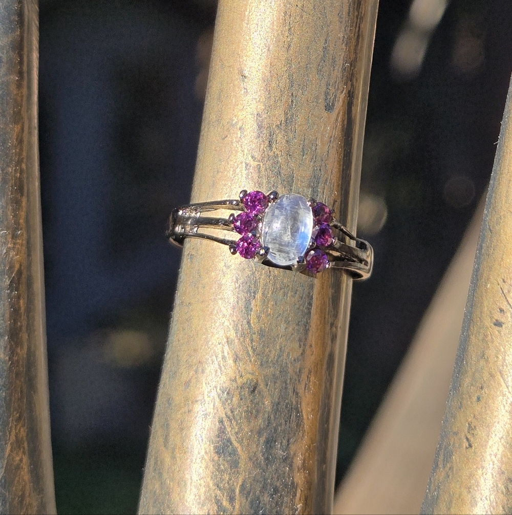 Moonstone 4k & Rhodolite Natural Gemstone Sterling & Rhodium Ring Sz6.5 - Picture 4 of 9